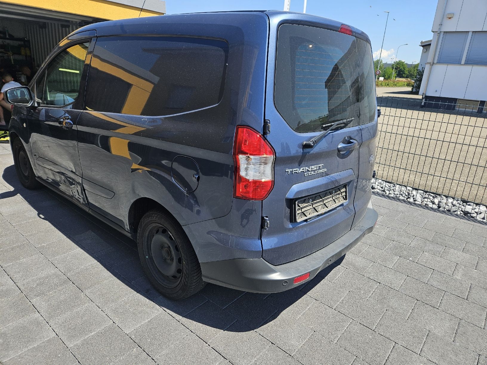 Ford Autos: Ford Transit Courier 2022 – Gebraucht aus Riedt.b.Erlen von stopanje 2