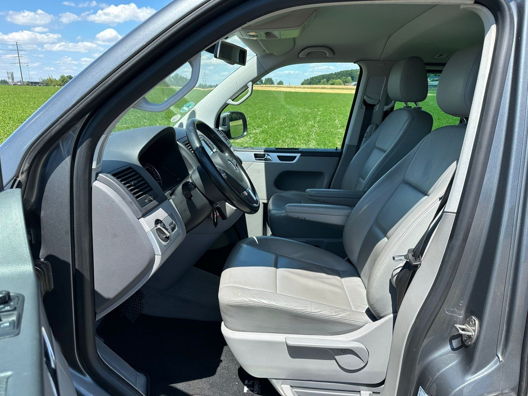 VW Camping Fahrzeuge: VW T5 Multivan 2.0 Bi-TDI CR Highline 4Motion DSG – Gebraucht aus Hünenberg von Auto-Klinik01 3