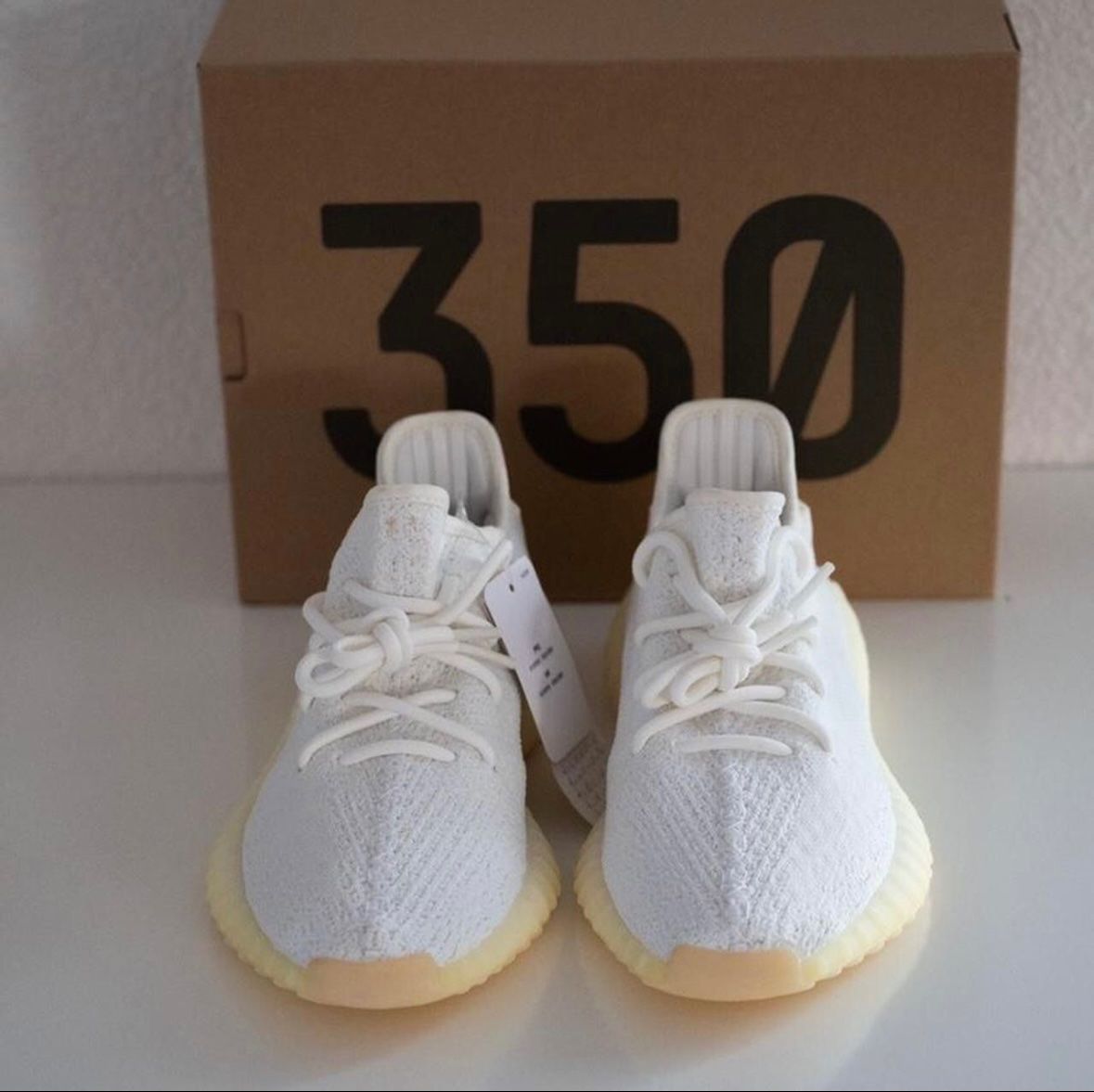 Adidas Scarpe da donna: Adidas Yeezy Boost 350 V2 Triple White – Nuovo e nell'imballaggio originale da Wittenbach venduto da janine37 1