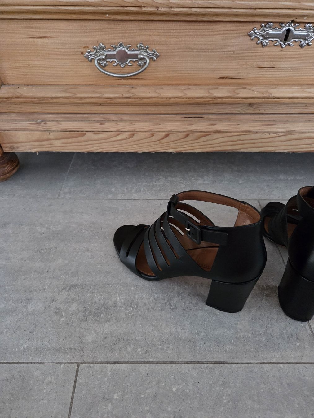 Givenchy Scarpe da donna: schöne Sandalen, Givenchy – Usato da Wiesendangen venduto da Sinhuk 4