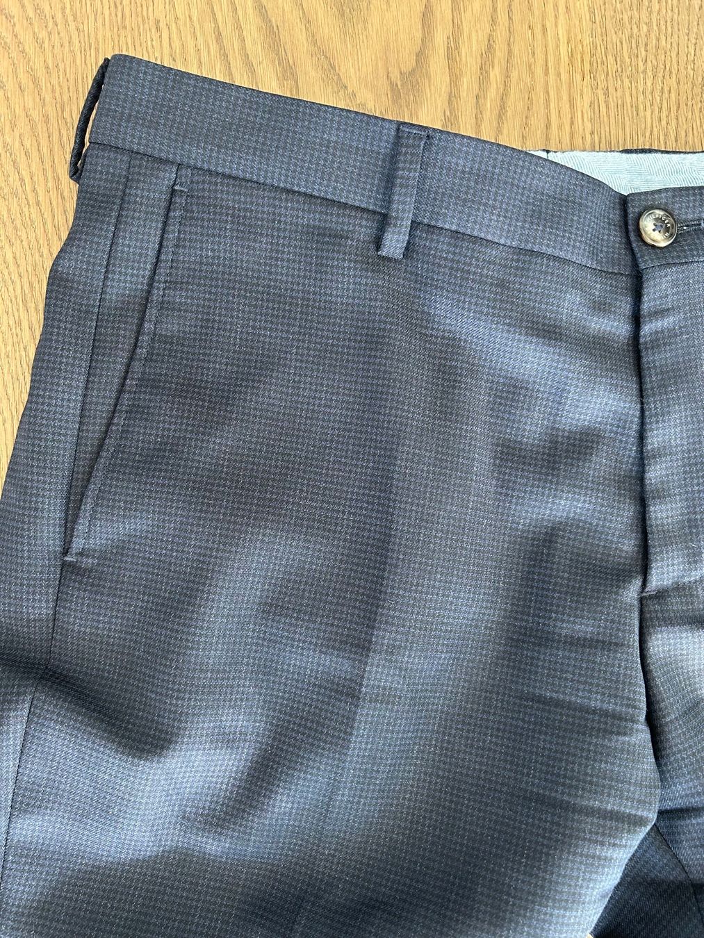 Tommy Hilfiger Hosen: Tommy Hilfiger Wool Pants s.48 – Neu (gemäss Beschreibung) aus Erlenbach ZH von Syssi_C 1