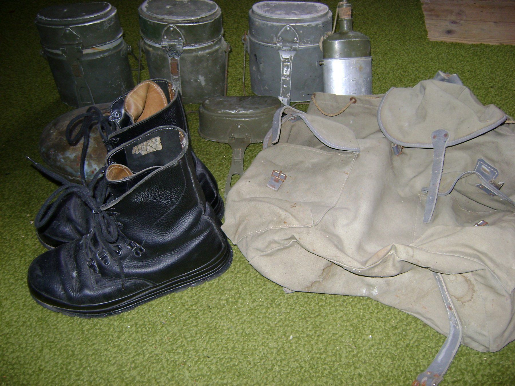 Uniformen: Lot Militär – Defekt aus Sins von tomeks 3