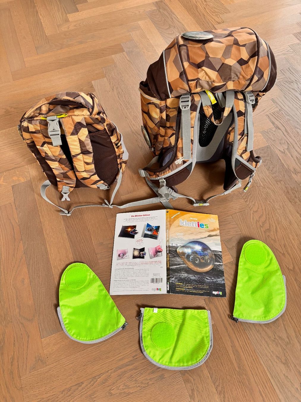Ergobag Borse & Zaini: Ergobag Pack BergeversetzBär, Sicherheitsset, LED-Klettie – Usato da Bubikon venduto da Cleo_4 1