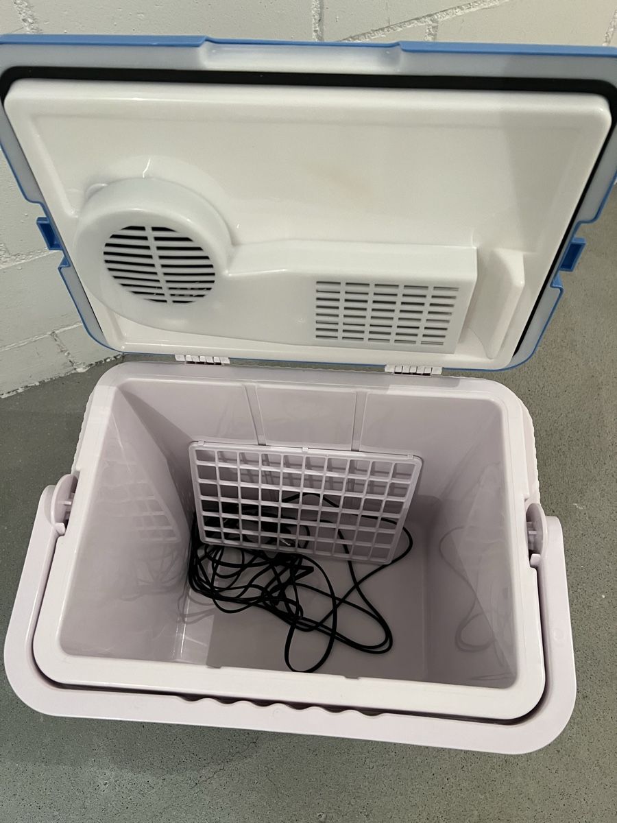 Frigoriferi & Refrigeratori: Getränkekiste. – Nuovo e nell'imballaggio originale da Zürich venduto da Luxury_4t2r