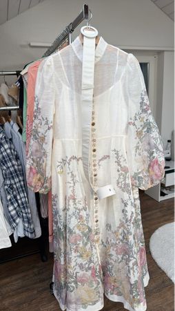 Kleid Blumenmuster Grösse 36-38 leicht transparent