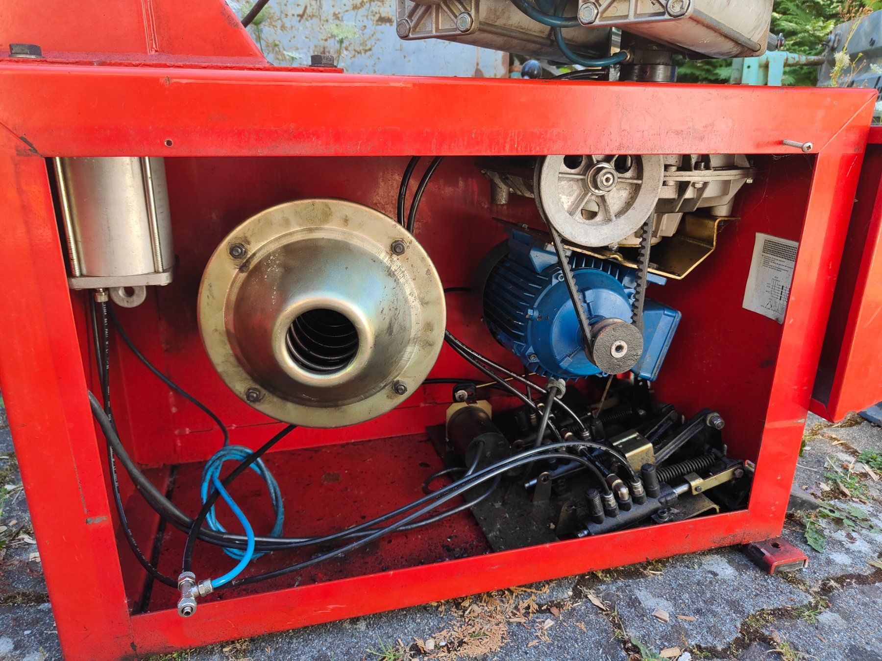 Facom Toutes les machines: Démonte pneu FACOM UTM.400 défectueux – D'occasion à Grandval par crigou93 1