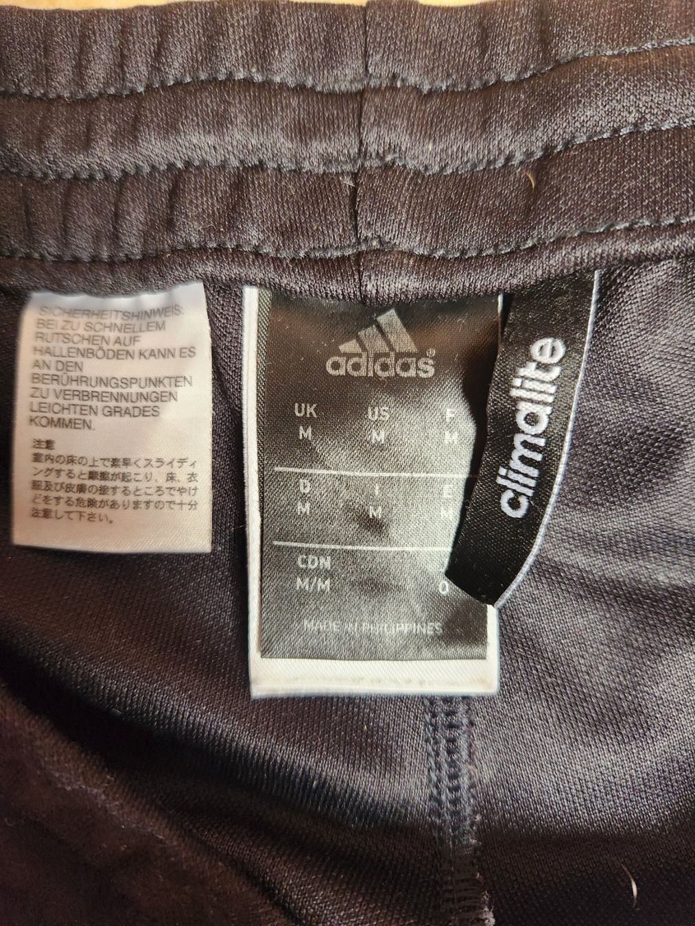 Adidas Pantaloni: Adidas Trainerhose Gr.M Schwarz – Usato da Gstaad venduto da Meiel2020 3