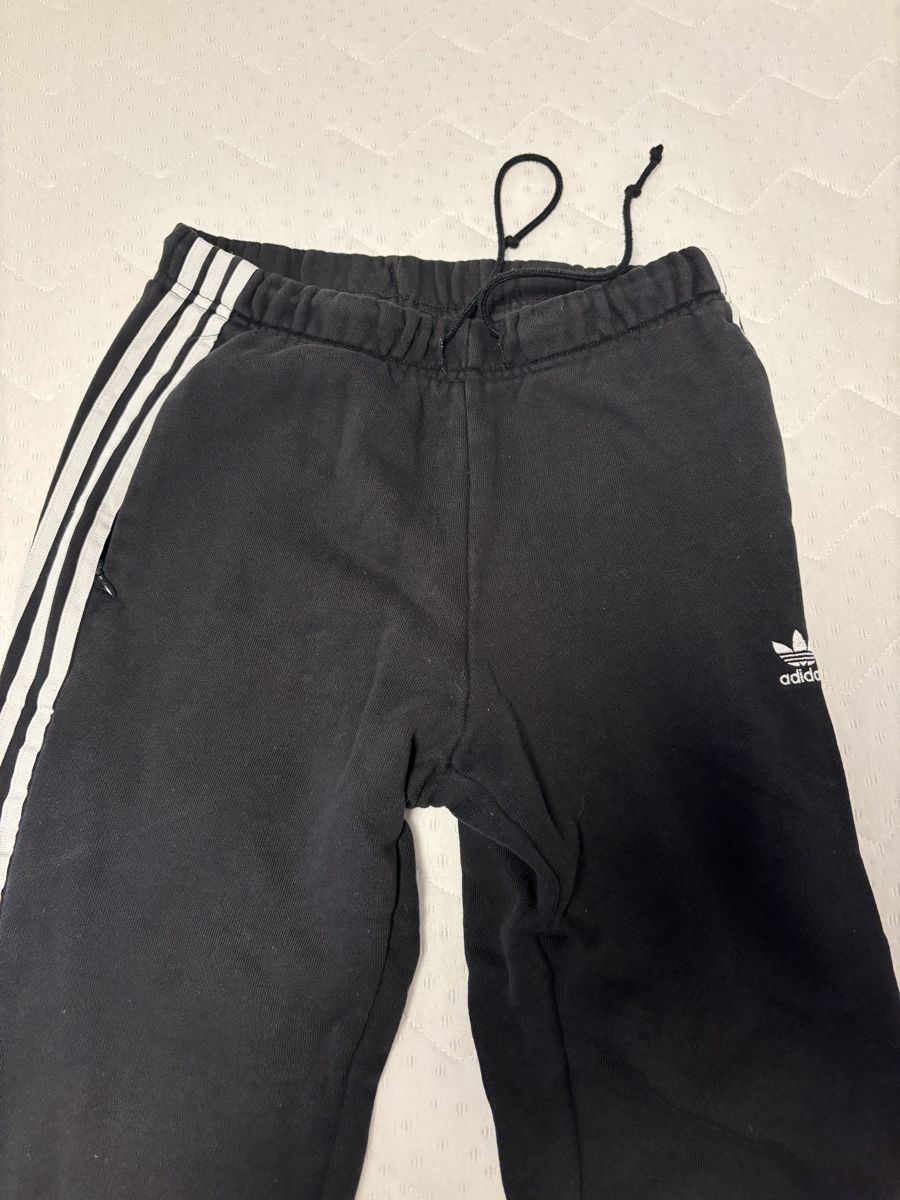 Adidas Hosen: Adidas Jogginghose Grösse 34 – Gebraucht aus Zürich von 1ma_5y7w
