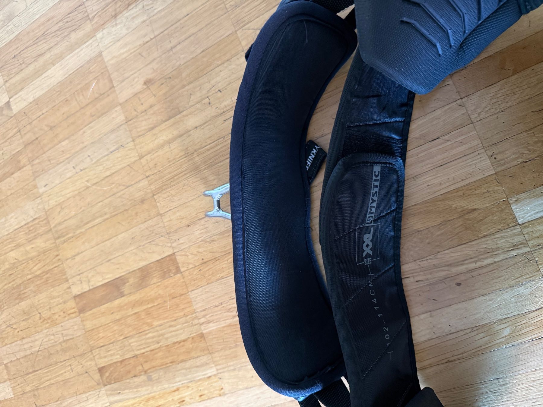 Aquilone: Neues Kitesurf Harness Trapetz xxl – Nuovo (secondo la descrizione) da Emmenbrücke venduto da Boesch500 2
