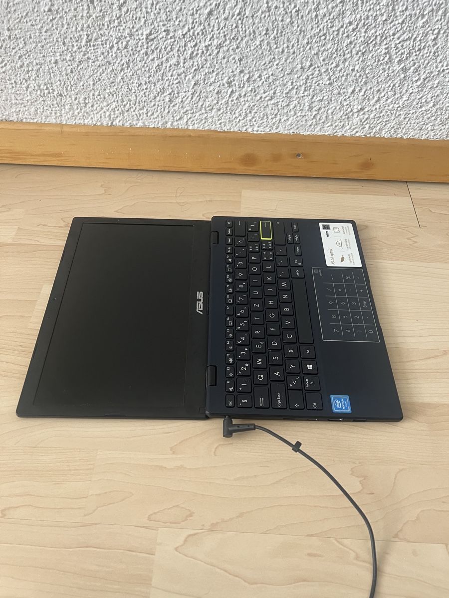 Asus Notebooks: Asus E210M Laptop – Gebraucht aus amriswil von ali_6dnw 1