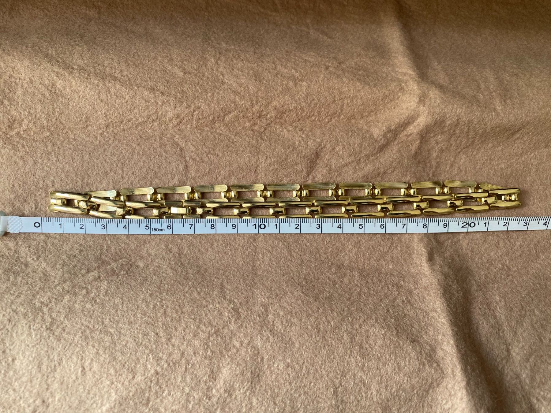 Ketten: Halskette, goldig, Modeschmuck, klassisch, 45cm – Gebraucht aus Gümligen von Primeselection 2
