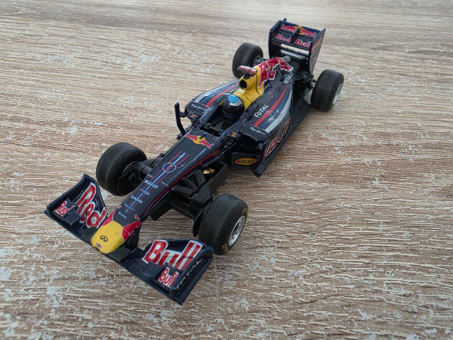 Carrera Modellini d'auto: Carrera Go Auto "Formel 1" mit RedBull – Usato da Sempach venduto da Knuckles17 1