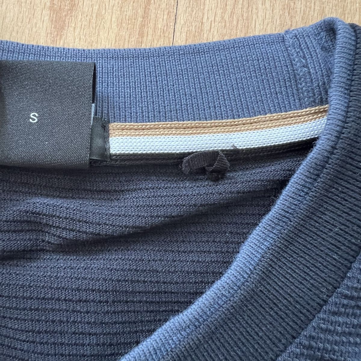 Hugo Boss T-Shirts: Hugo Boss T-Shirt – Neu (gemäss Beschreibung) aus Witterswil von In2 2