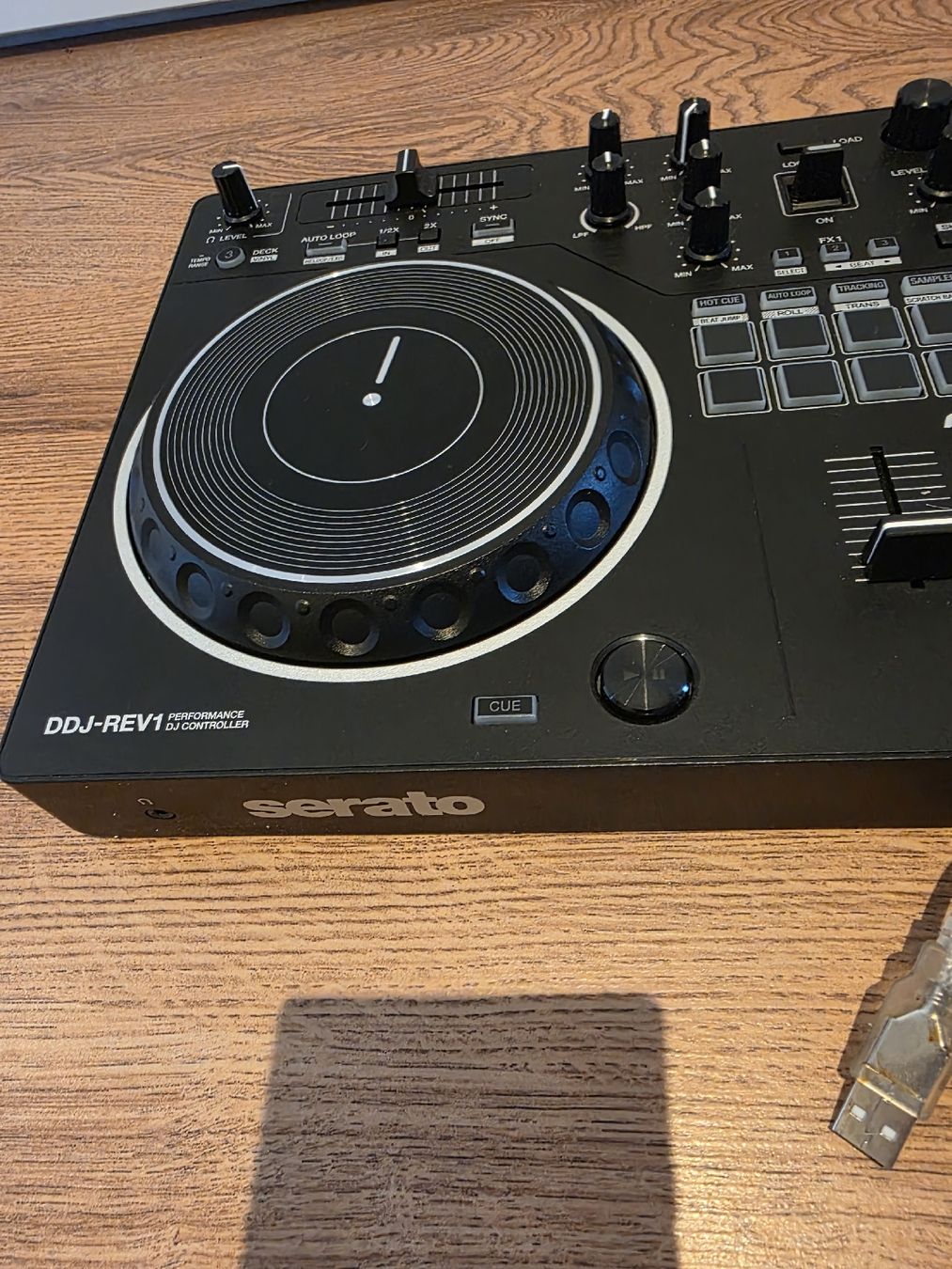 Pioneer Mischpulte: Pioneer DJ DDJ-REV1 Performance DJ Controller mit Kabel – Gebraucht aus Tägerwilen von JMAXD 1