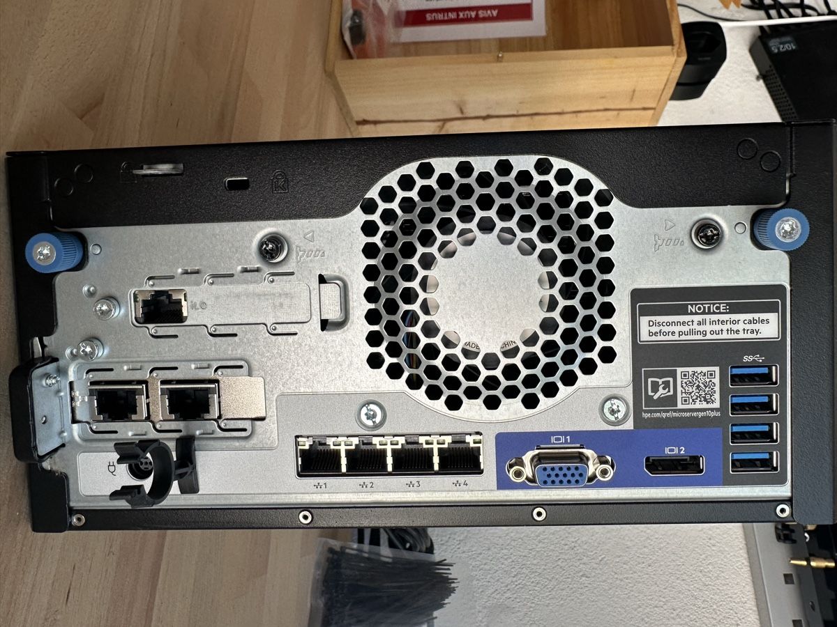 Hewlett Packard Server: HPE Proliant Microserver Gen10+ Xeon E-2176G 32Gb de RAM – Usato da Genève venduto da jf2_2xn5 3