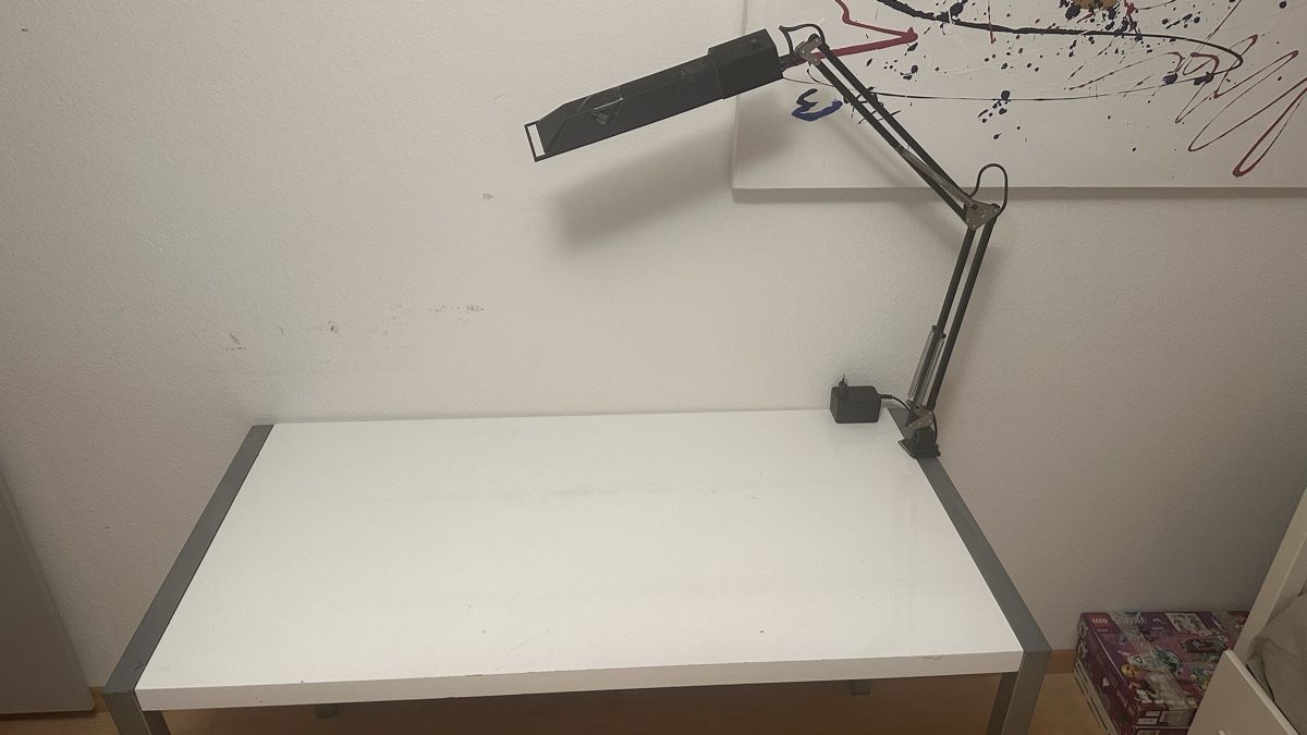 Scrivanie: Schreibtisch &Lampe – Usato da Ebikon venduto da Minimelili11
