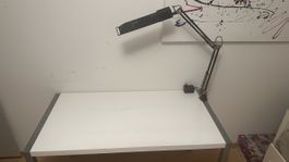 Schreibtisch &Lampe