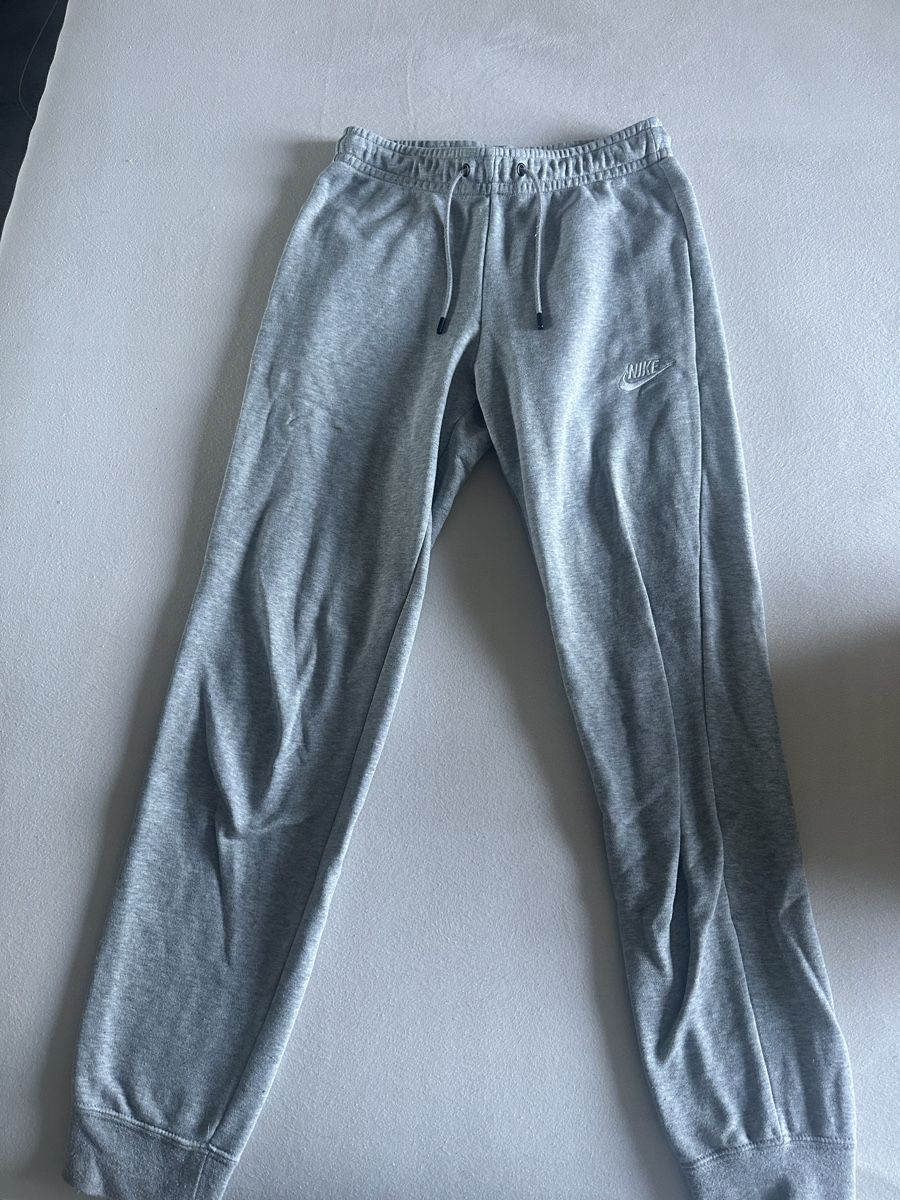 Nike Pantaloni: Nike Trainerhose  – Usato da Sirnach venduto da Leoniex