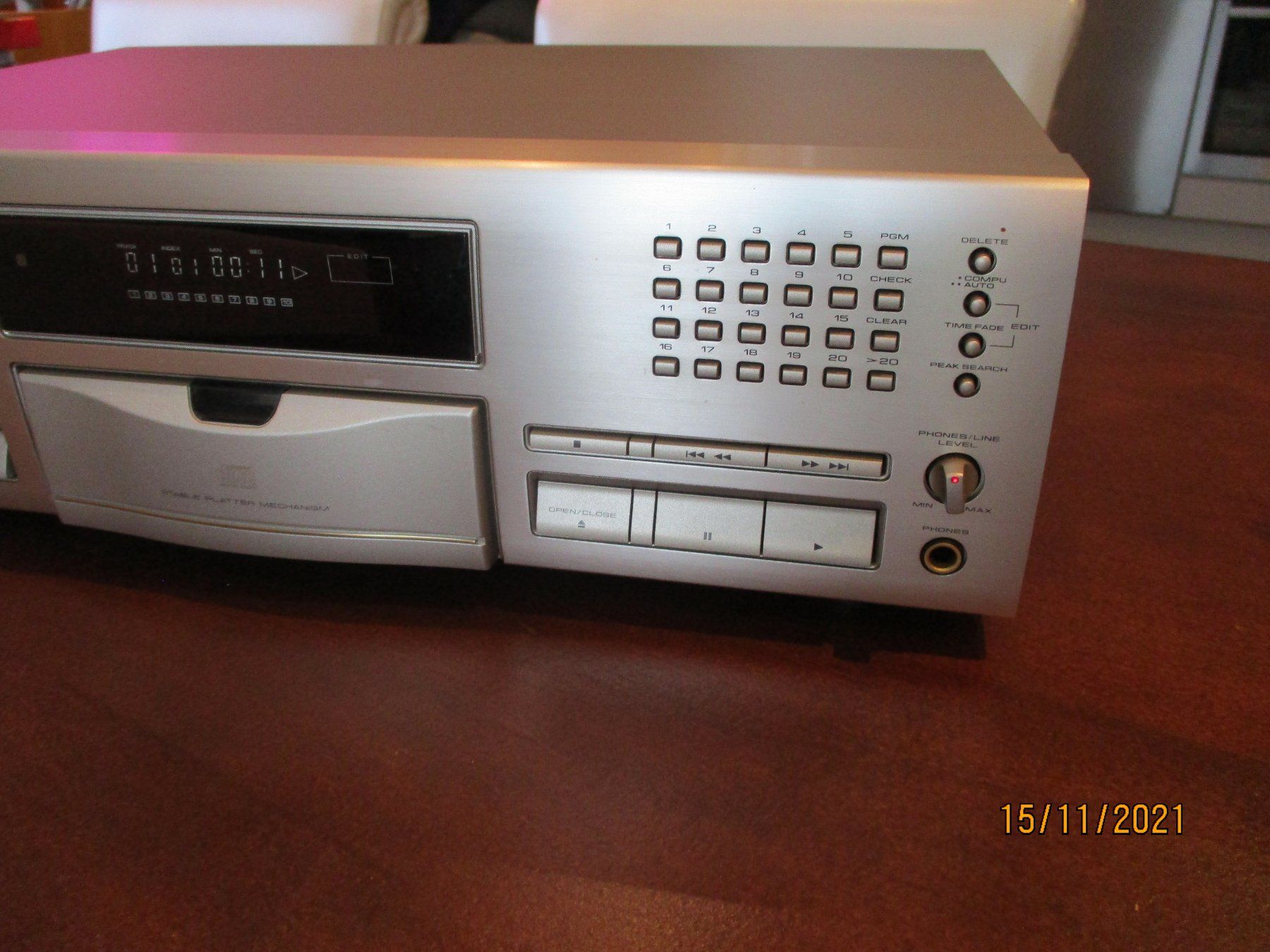 Pioneer Multimediaplayer & Streamer: Pioneer PD-S 702 CD Player in champanger – Gebraucht aus Liestal von Disc-Point 1