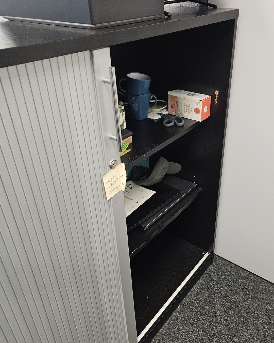 Armadi: Lateralschrank – Usato da Brütten venduto da Land_Buesi 2