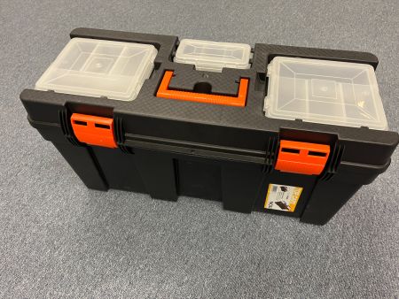 Mittelgrosse Werkzeugkoffer, 2 Rollen. 65x27x32 cm (BxTxH)