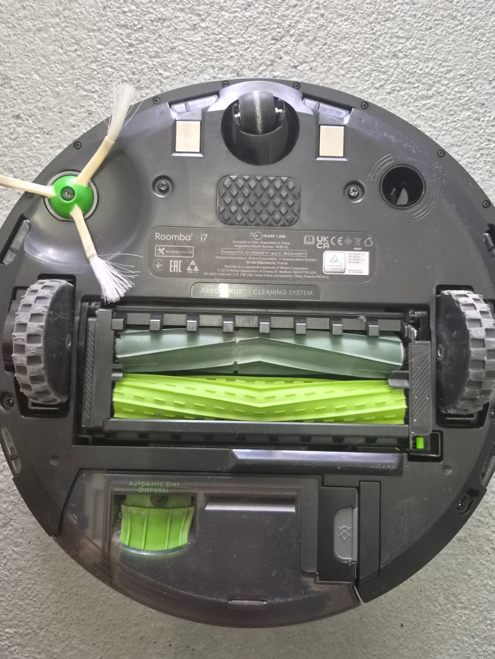 Irobot Staubsauger & Zubehör: iRobot Roomba i7 Saugroboter mit Ladestation defekt – Defekt aus Domat Ems von tchnesa 6
