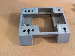 Metallhalterung 2 Stück Aluminium gebraucht guter Zustand