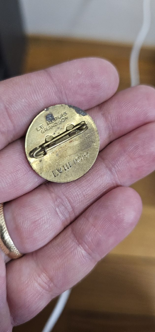 Spille & Fermagli: broche suisse – Usato da Lausanne venduto da Delaquinta88 1