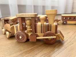 Holzzug mit Waggons, Kinderspielzeug, Top Zustand!