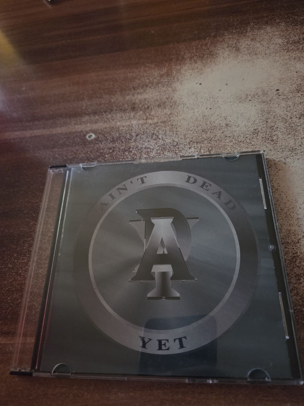 CDs: Ain't Dead Yet - Read Your Mind – Gebraucht aus Wattenwil von Mage66