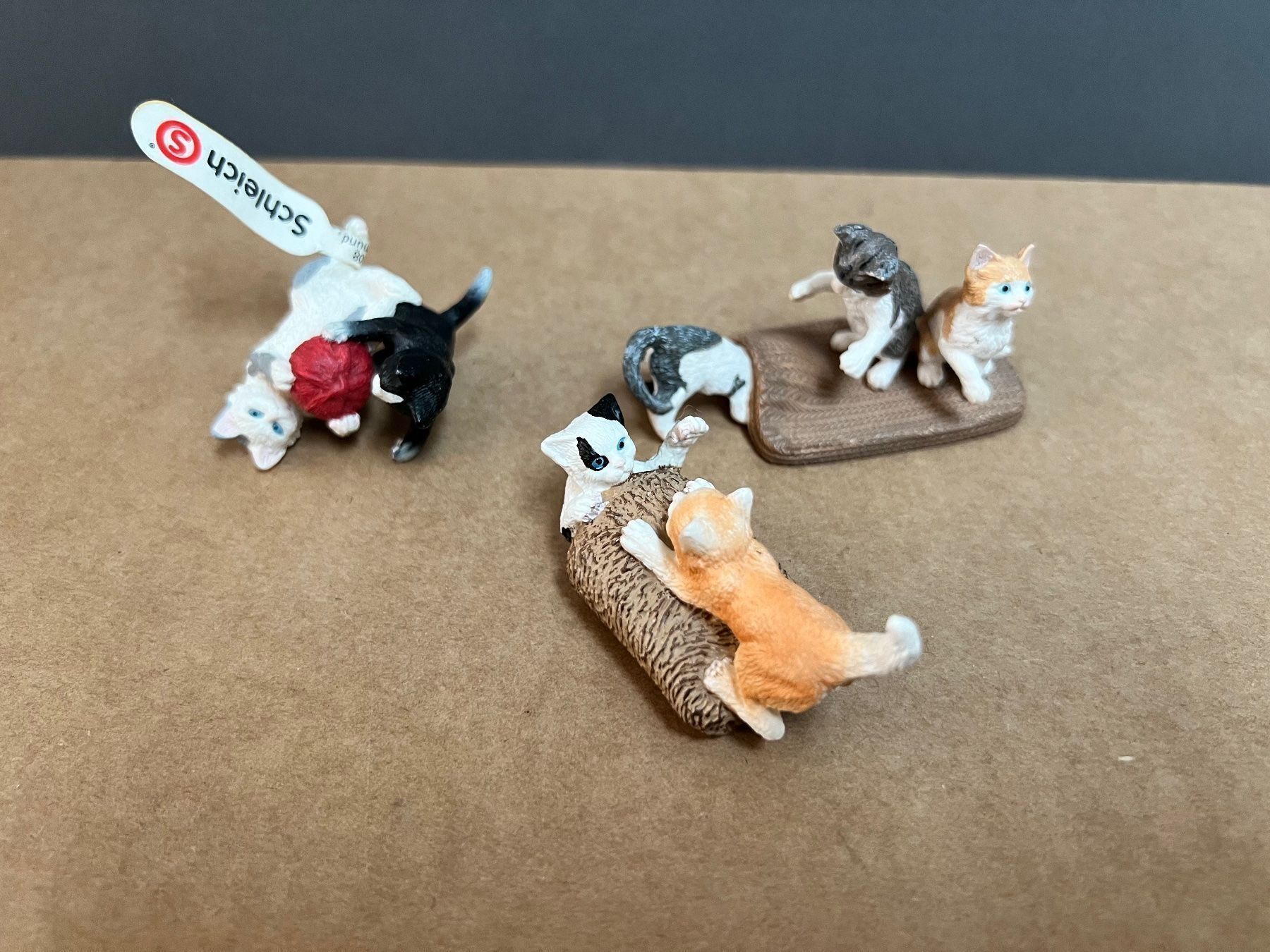 Schleich Statuette: Schleich junge Katzen Kätzchen Katze – Usato da Ennetbaden venduto da mapa05