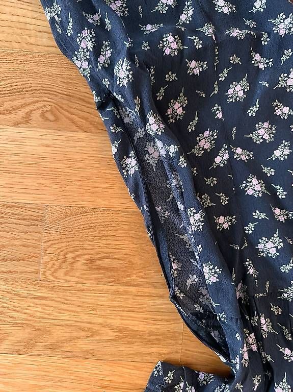 H&M Vestiti: Sommerkleid mit Schlitz. Viskose. Gr. 36. – Usato da Zürich venduto da Sunnyflower97 4