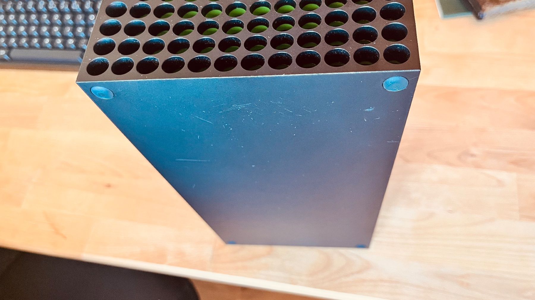 Microsoft Konsolen: Xbox Series X 1TB mit 2 Controller – Gebraucht aus Niederönz von Golobin 4