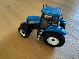 New Holland t8040