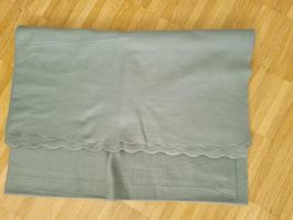LEICHTE KUSCHELDECKE FARBE OLIV 155 CM X 120 CM