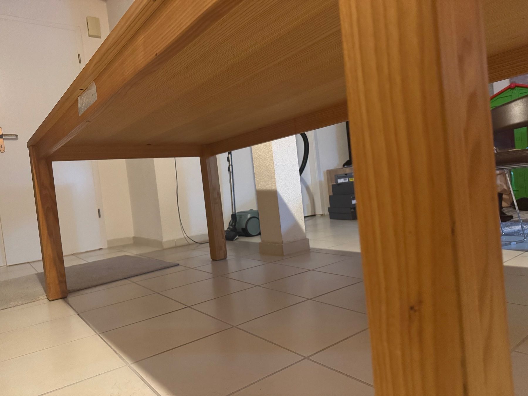 Tavoli: Massiver Holztisch 200x100 cm – Usato da Effretikon venduto da DeaBe 1