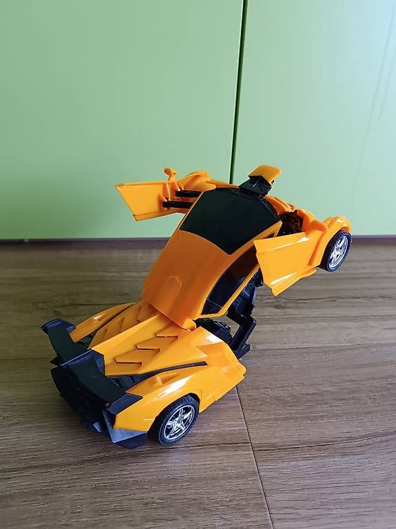 Modellismo RC: Deformation Car, ferngesteuertes Auto  – Usato da Buttisholz venduto da Baendlifahrer