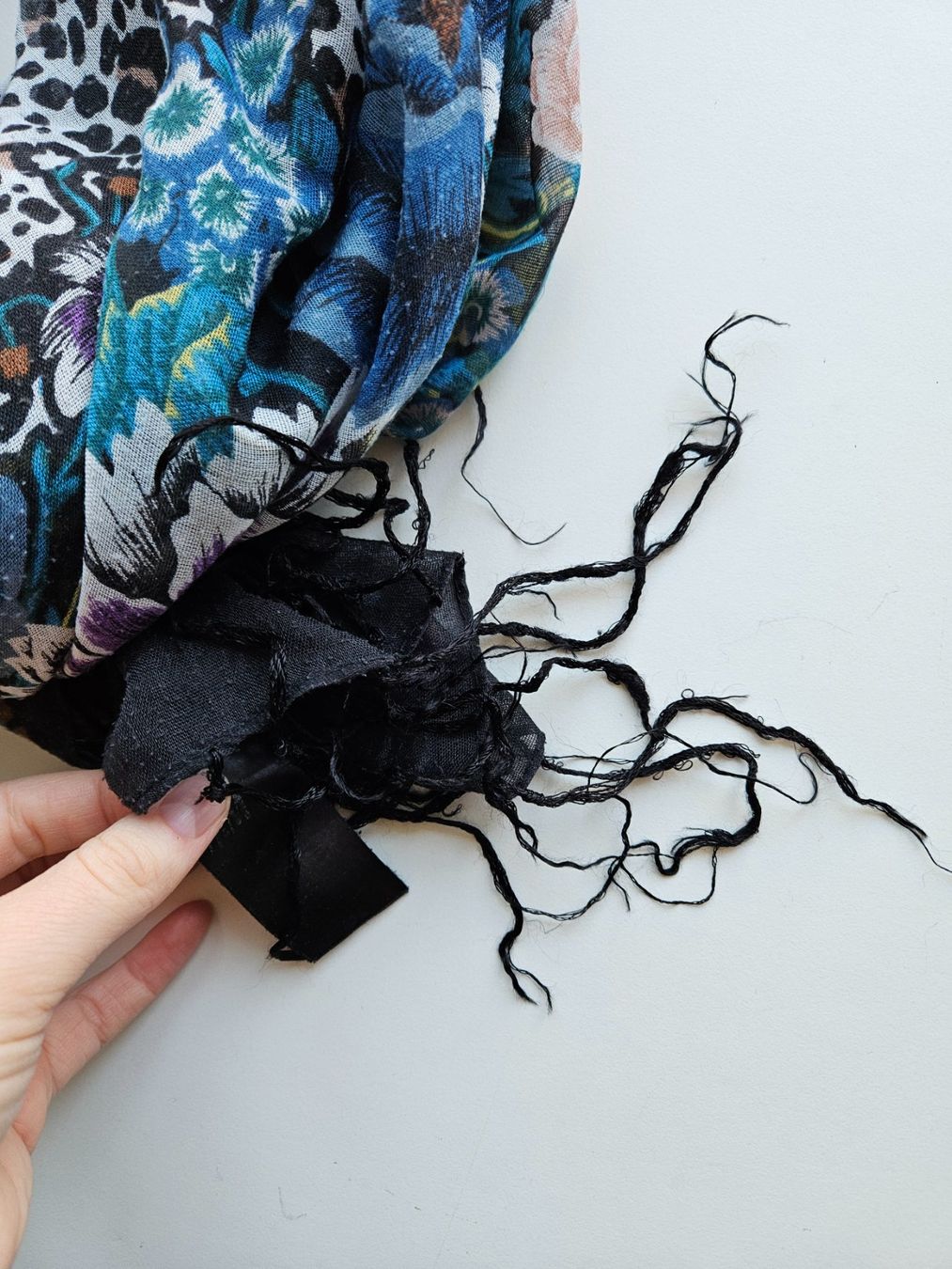 Foulard & Sciarpe: Schal mit farbigen Blumen – Usato da Schaffhausen venduto da sabrina915 1