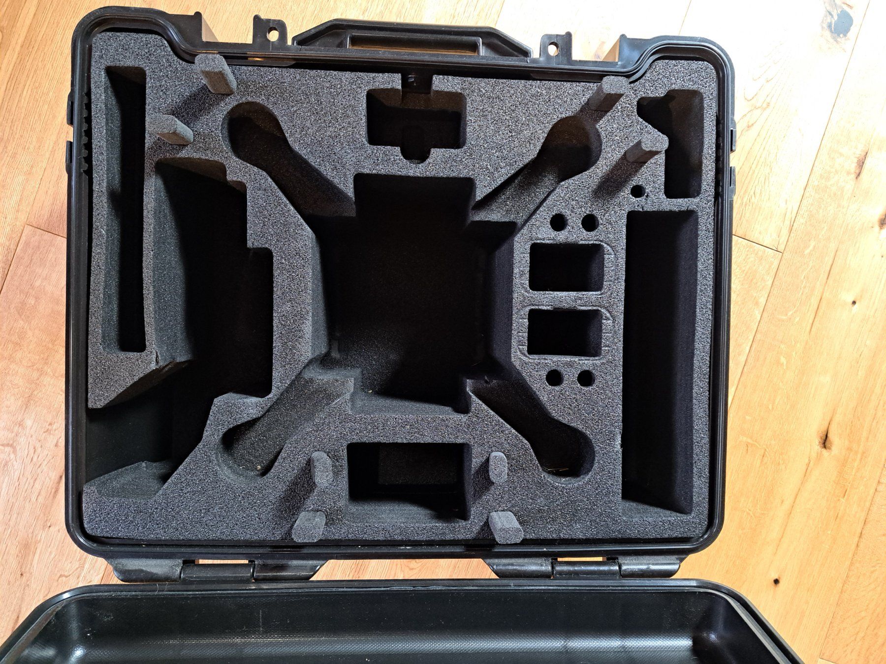 Valigie: Hartschalentransportkoffer zu DJI Phantom 2 – Usato da Berschis venduto da Doobie06 1