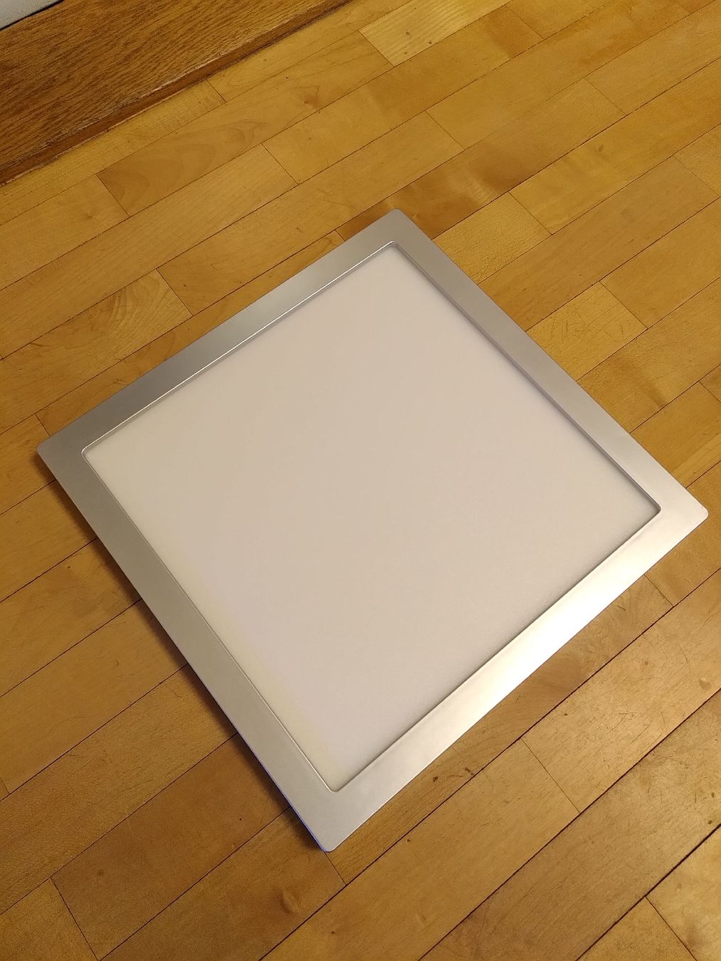 Lampadari & plafoniere: LED-Deckenleuchte Solvie, silber, eckig, 30 x 30 cm – Usato da Aarburg venduto da Froschix