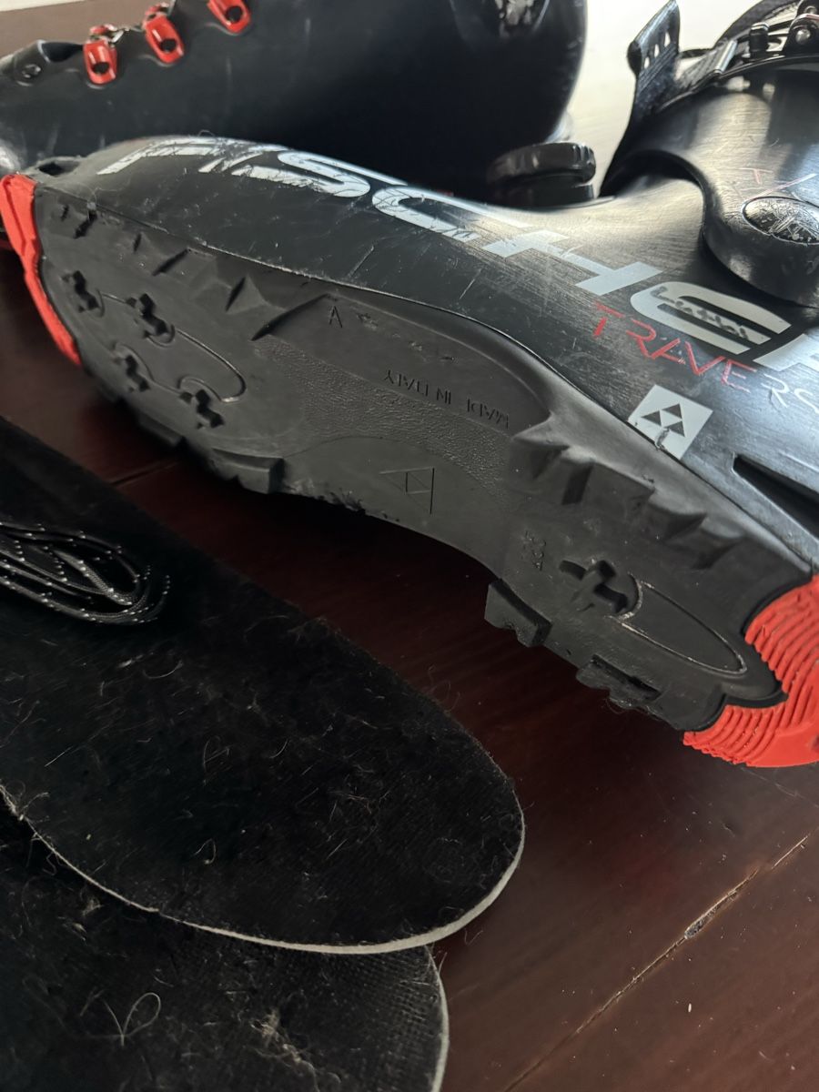 Fischer Scarpe da uomo: Fischer Travers T/S 28.5 Skischuhe – Usato da Buonas venduto da Mikesteal 1