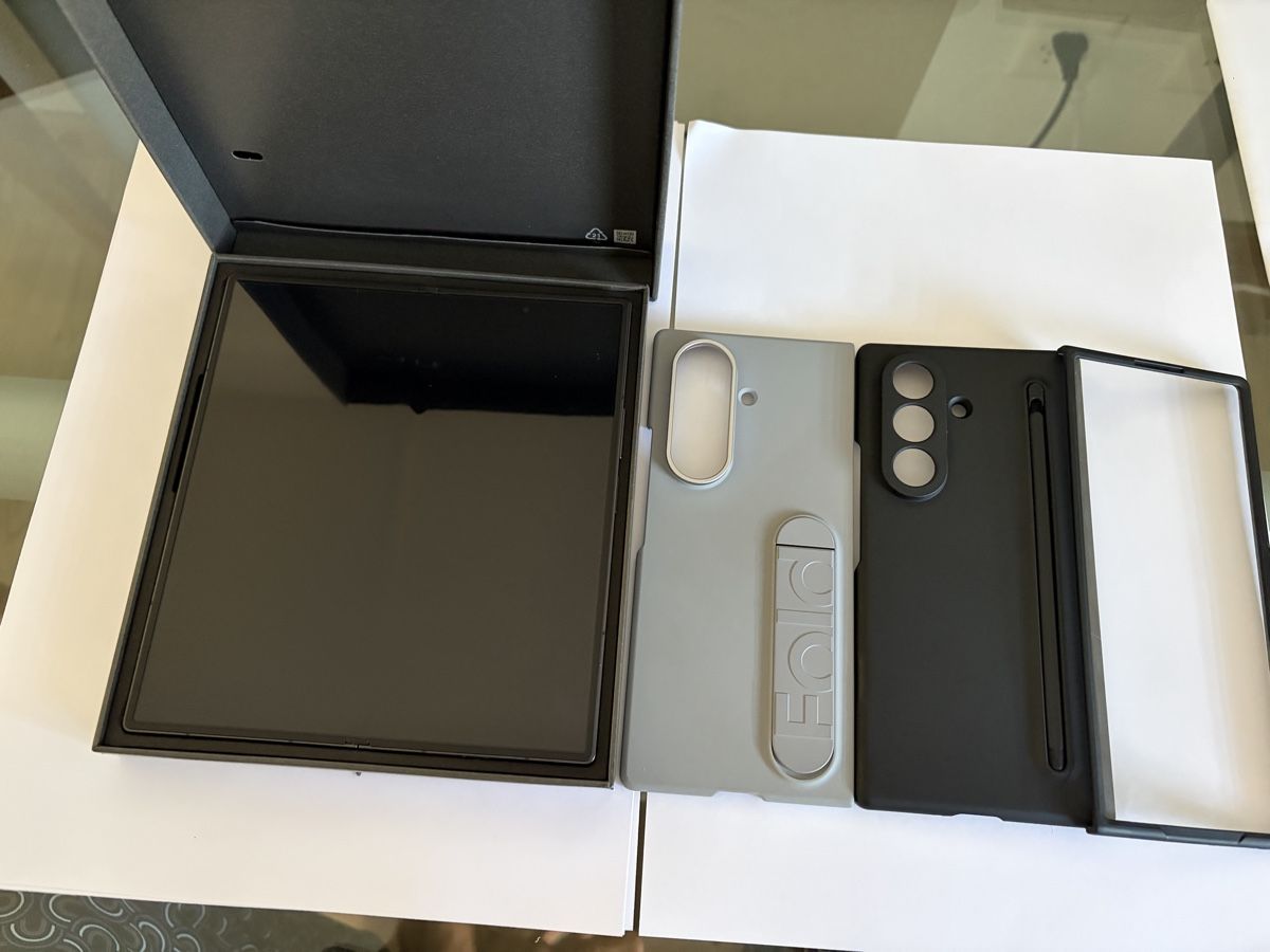 Samsung Handys / Smartphones: Samsung GALAXY Z FOLD 7 1 TB NEUF – Neu (gemäss Beschreibung) aus Romanens von wba_gxh9 1