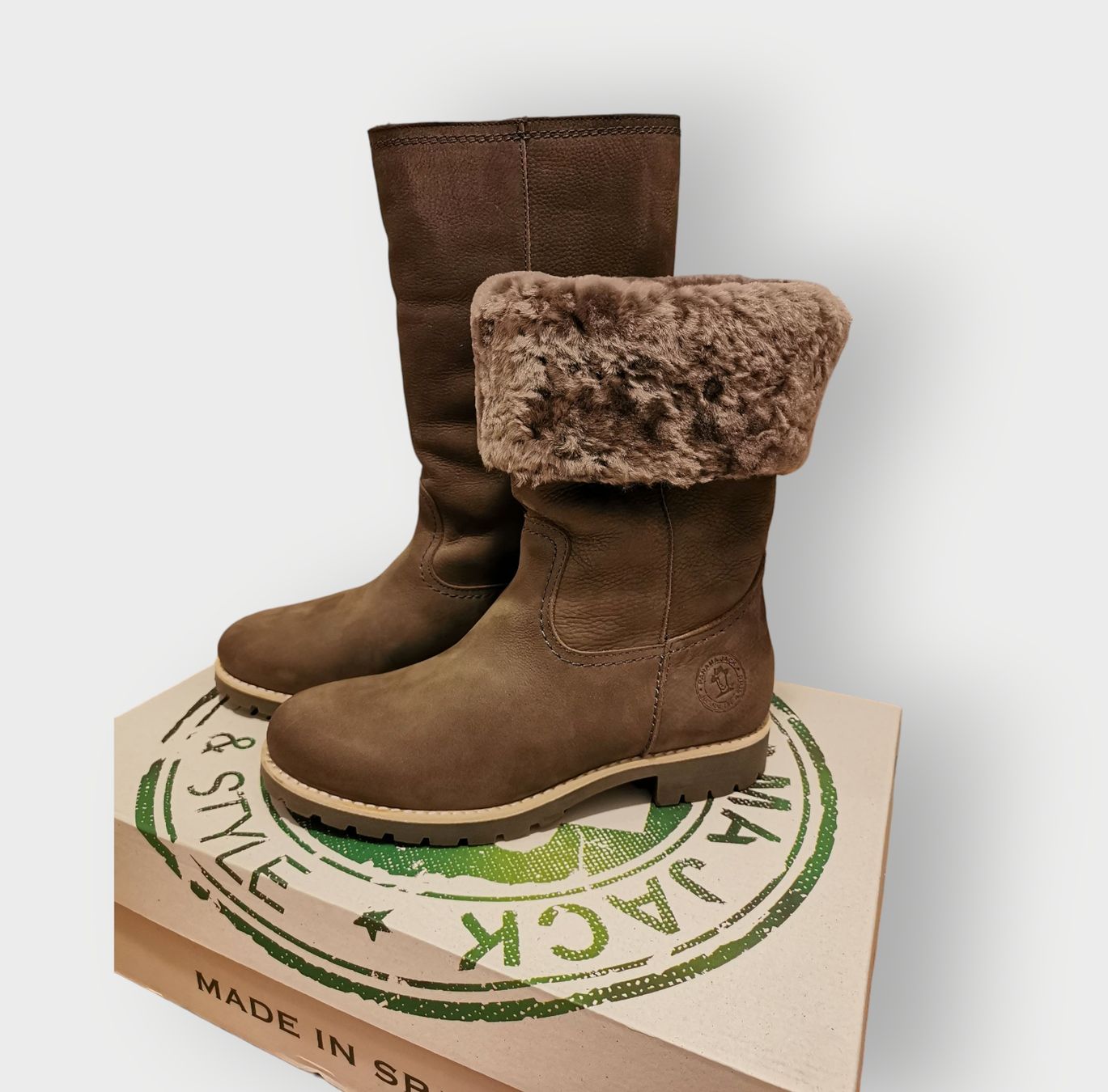 Panama Jack Damenschuhe: 39 Neue Panama Jack Bambina Igloo Winterstiefel – Neu und originalverpackt aus Bülach von Parickf
