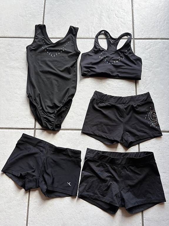 Kleiderpakete & -sets: Gymnastikdress Set Gr. 140 – Gebraucht aus Thun von danceT