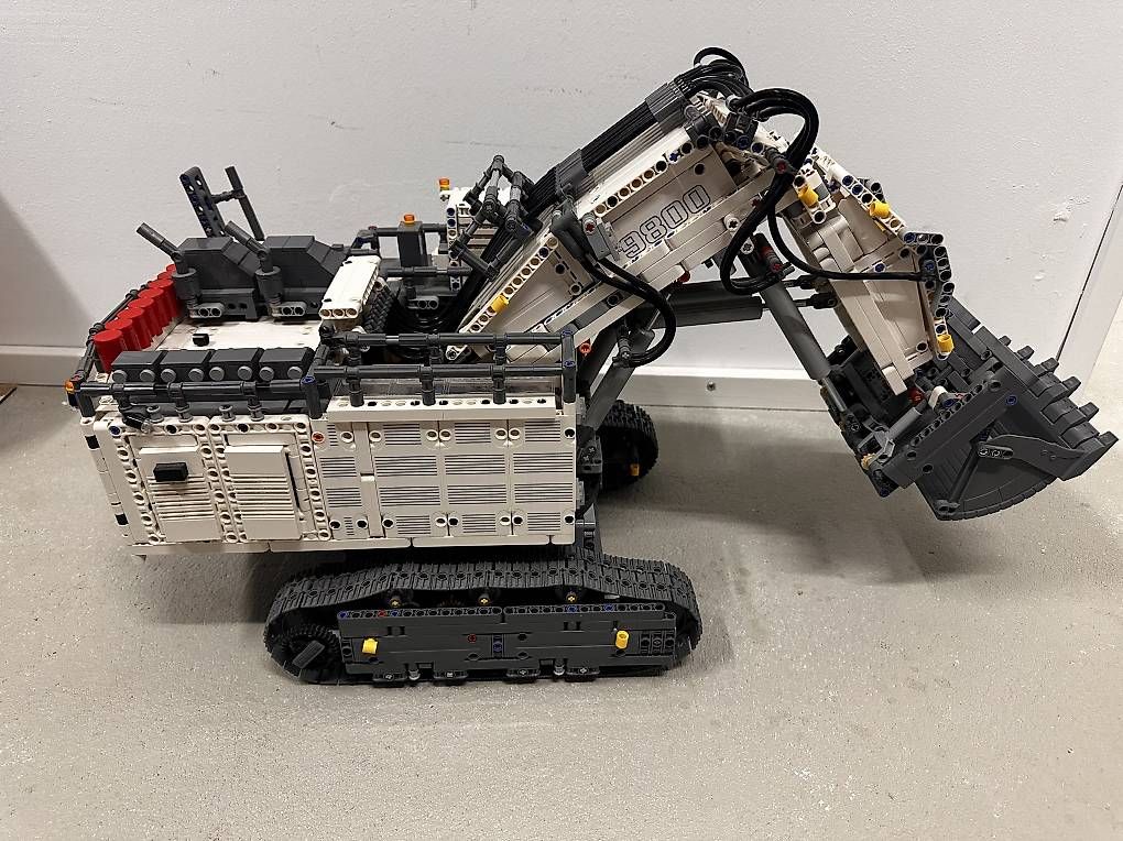 Kit di costruzioni: Lego Technic Liebherr Bagger R9800 – Usato da Rupperswil venduto da Bookie92 1