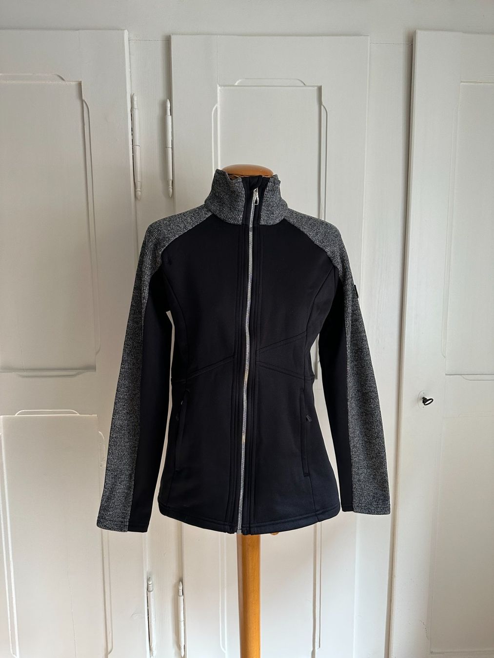 Spyder Giacche: SPYDER - Sportjacke schwarz-grau M – Usato da Zürich venduto da Diazaio
