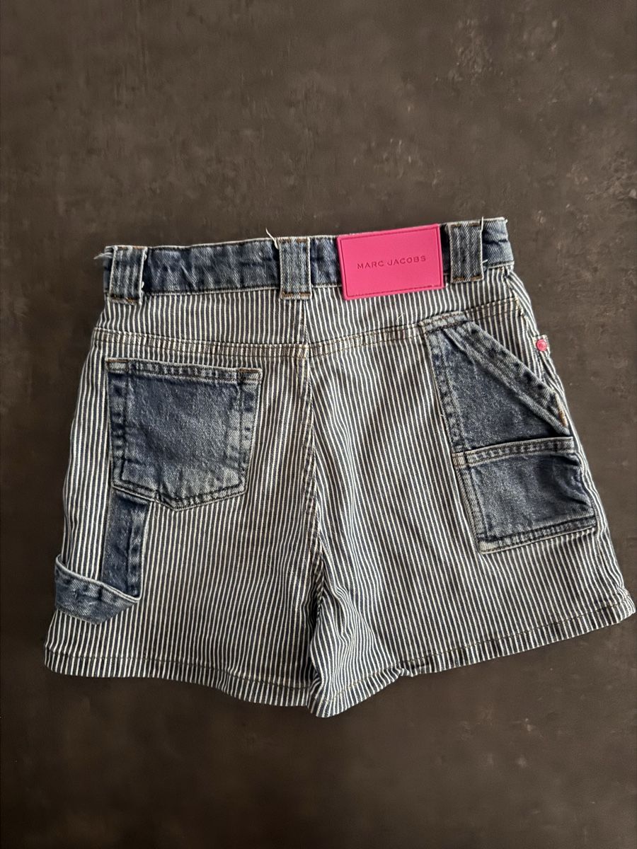 Marc Jacobs Pantaloni: Marc Jacobs shorts for 12 yo – Usato da Cologny venduto da Nastyarozenberg 1
