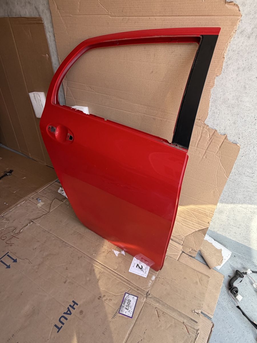Toyota Tutti pezzi di ricambio auto: Toyota Yaris – Usato da Allschwil venduto da Rene701
