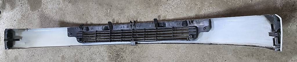 Volkswagen Tutti pezzi di ricambio auto: VW T4 Frontblech Kühlergrill Frontgrill lange Front Weiss – Usato da Schaffhausen venduto da Parg86 3