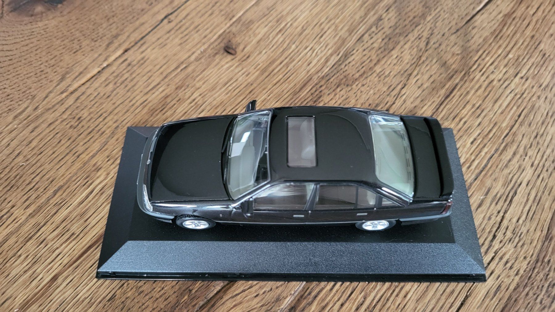 Corgi Toys Modellini d'auto: Opel Omega 3000 1:43 Corgi – Usato da Rothrist venduto da Juana5 4